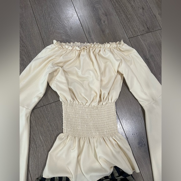 Pre-Owned Petite Pirate costume. Size XS - Picture 5 of 6